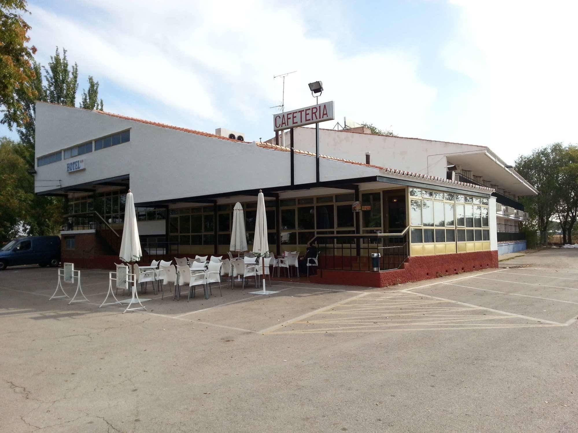Hotel Manzanares Exteriör bild