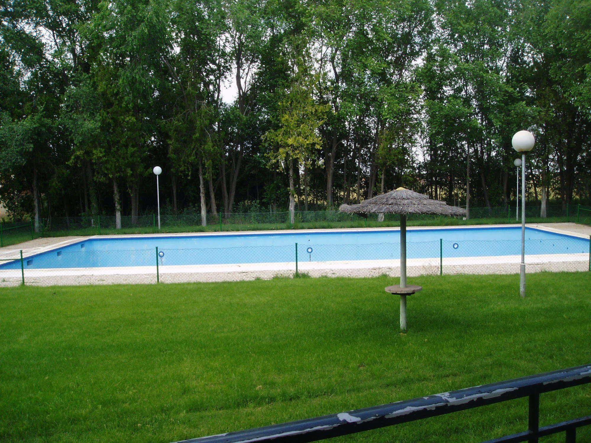 Hotel Manzanares Exteriör bild